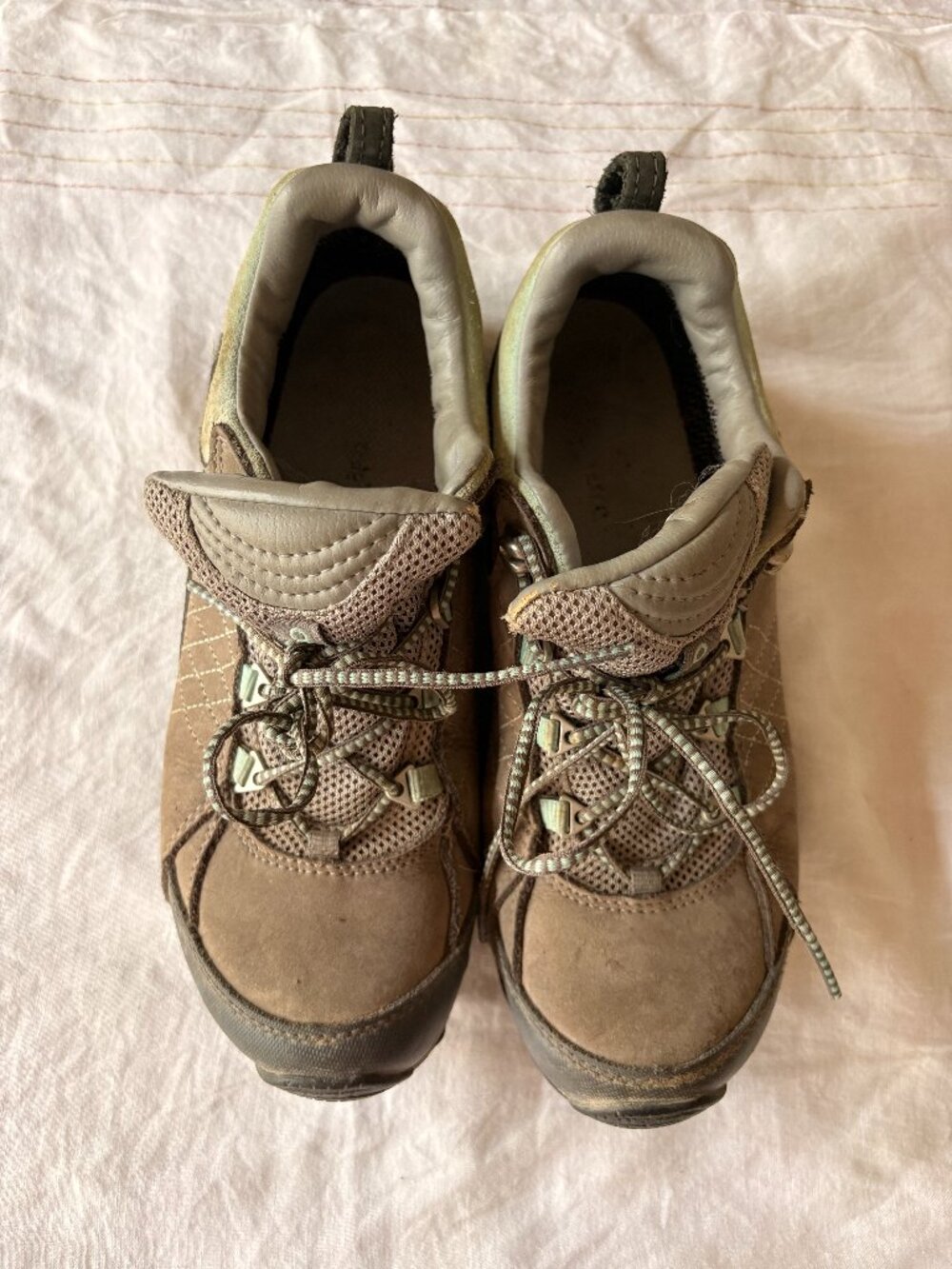 Kids Oboz Hiking Shoe, WaterProof size